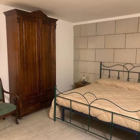 La Casa Di Stefania 2 Centro Storico Apartment Lecce Luaran gambar